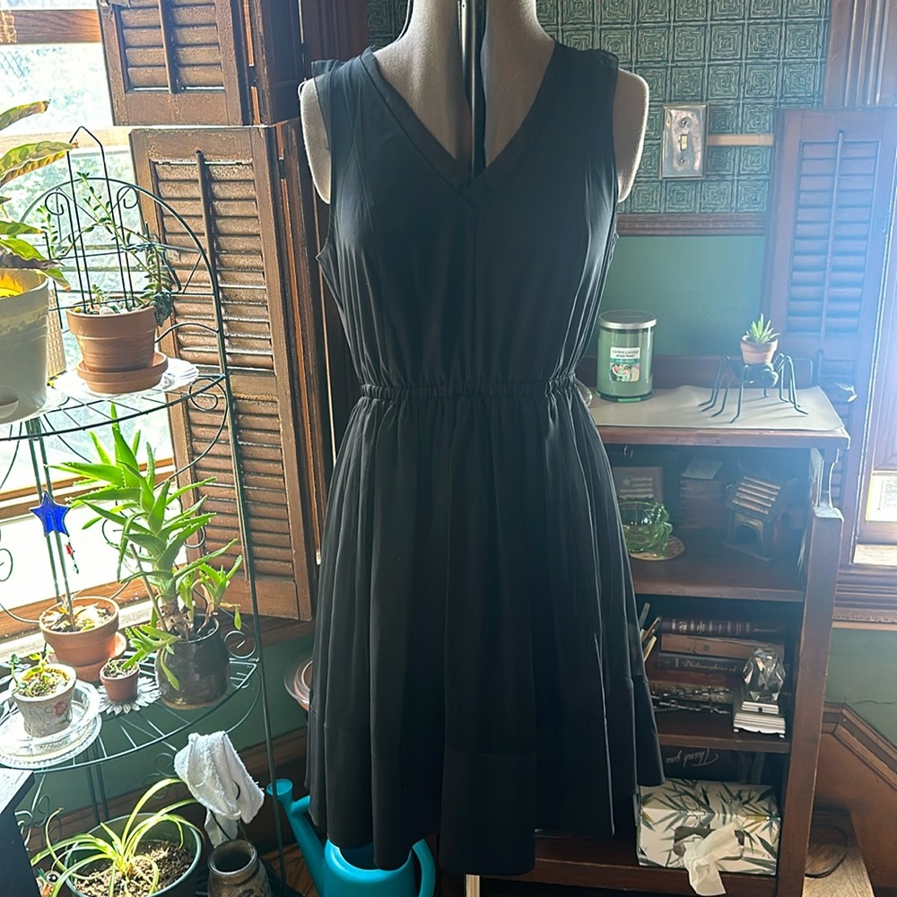 Black sleeveless dress